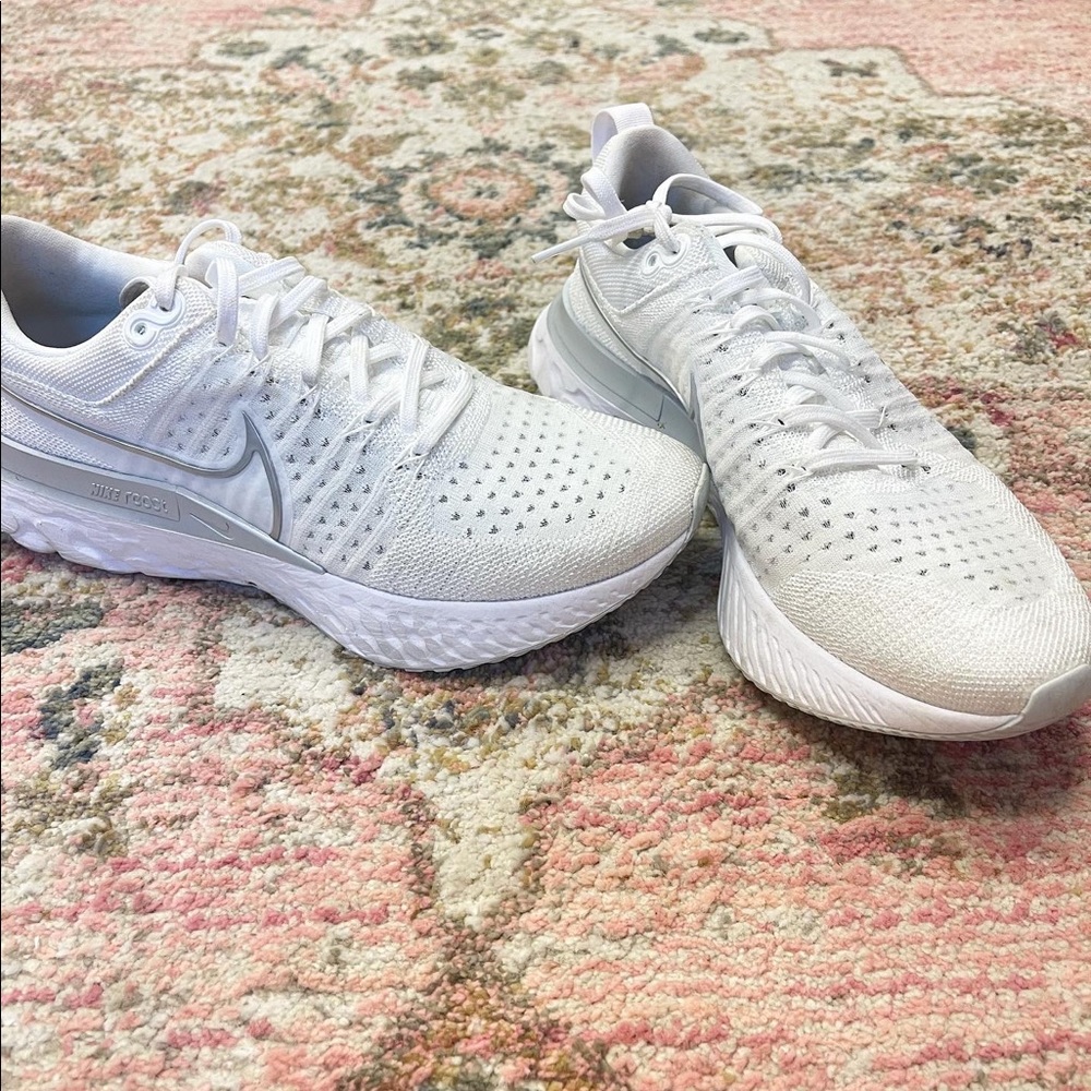 Women’s Nike Tennis Shoes